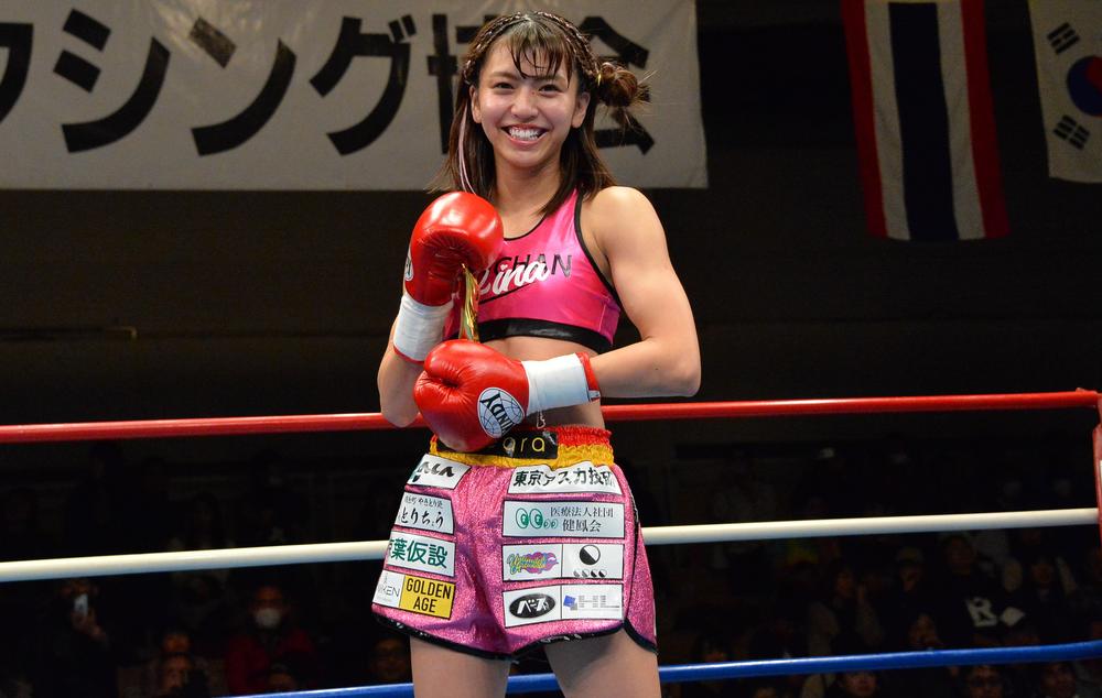 【新日本キック】プロ初KO勝ちのぱんちゃん璃奈、ハイキックは「狙っていた」来年はタイトルマッチ目標