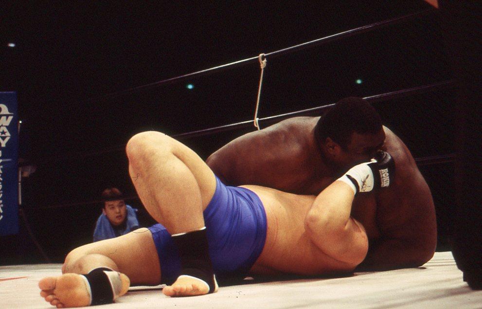 【1998年4月の格闘技】体重差200kg以上、巨漢ヤ―ブローが中野龍雄を圧殺
