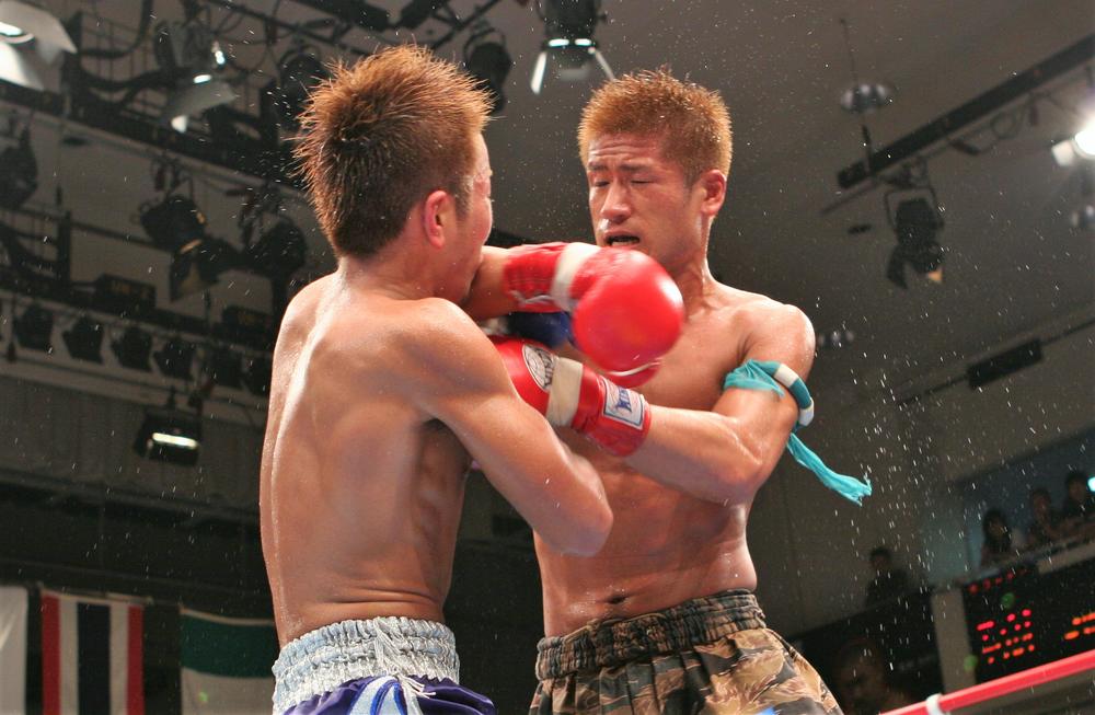 【2007年4月の格闘技】これぞキックボクシング、石井宏樹が残り43秒で大逆転のTKO勝利