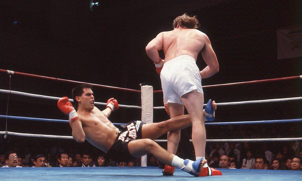 【1989年5月の格闘技】ニールセンがスーパーヘビー級王座に挑むもローズイヤーに圧倒されKO負け