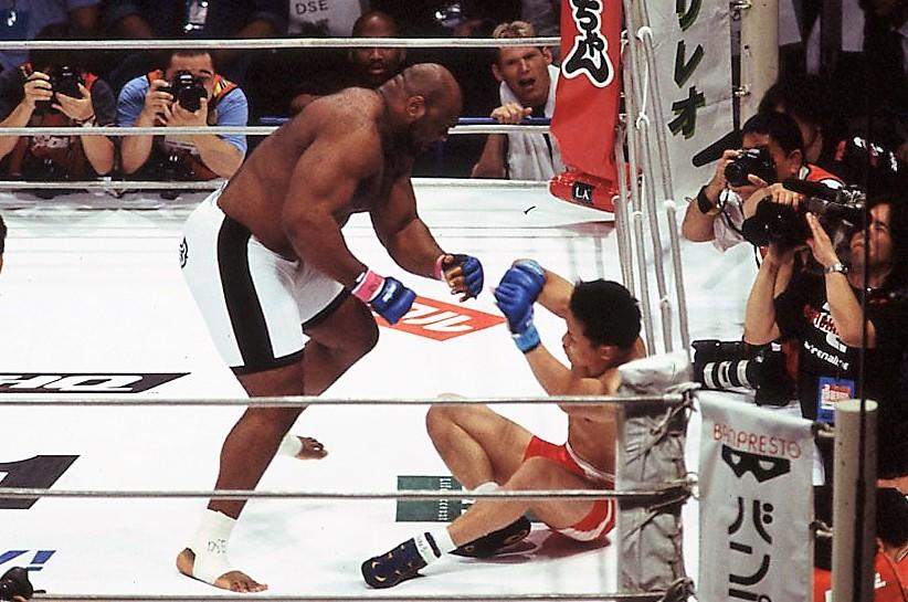 【2002年6月の格闘技】無差別級に挑んだ田村潔司、ボブ・サップに11秒でTKO負け