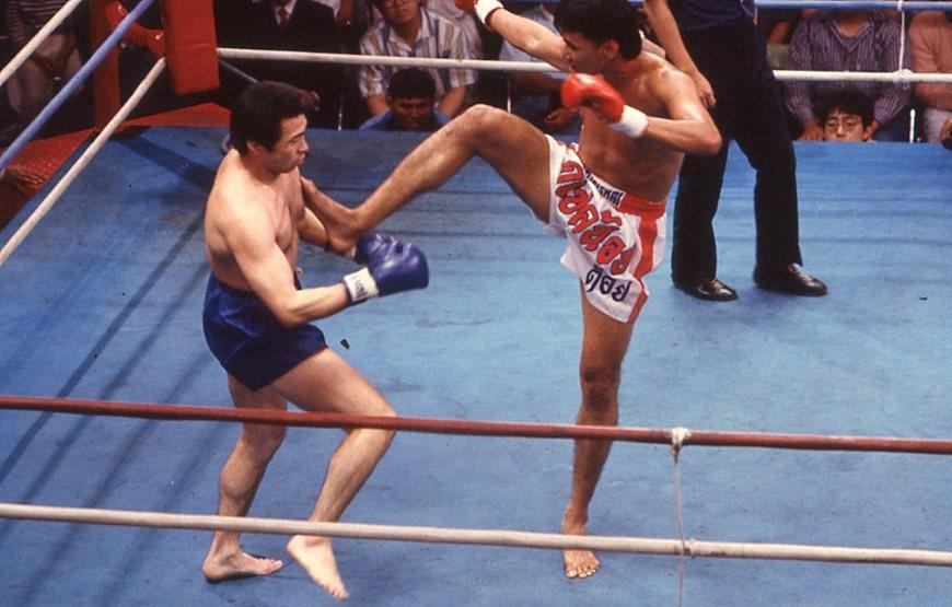 【1989年7月】強すぎて相手がいなくなり引退、伝説中の伝説“天を突くヒザ蹴り”が日本のリングへ