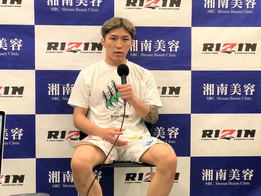 【RIZIN】TKO勝ちの伊藤裕樹「フライ級を背負って立つ。まずはDEEPでトーナメント優勝して、RIZINのエースもかっさらいたい」