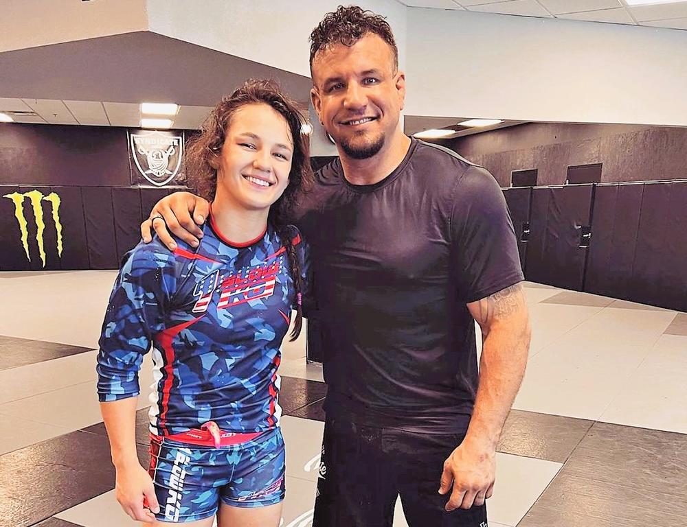 【UFC】元世界王者フランク・ミアの娘ベラ・ミアが、UFC史上初の契約を締結、学生アスリートを起用する「NIL権」とは？