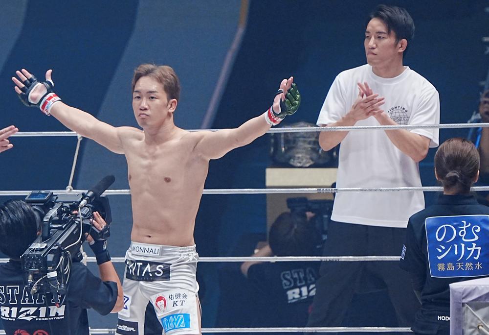 【RIZIN】朝倉未来の弟・海が分析する兄の敗戦「フィジカルの強さが想定外だった」「ヒジが効いていた」「金網でいつも練習しているから…」