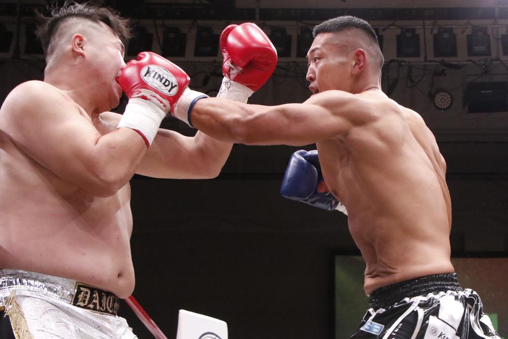 【ビッグバン】星龍之介が豪快KO勝ちでヘビー級王者に、琢磨が完勝で王座防衛、昇也がダウンを奪い山際和希を破る、宮﨑勇樹が2度のダウンを奪って王座挑戦権を獲得、林京平がMA王者に圧勝で目黒翔大との再戦アピール、松下大紀が判定2-1で接戦を制す