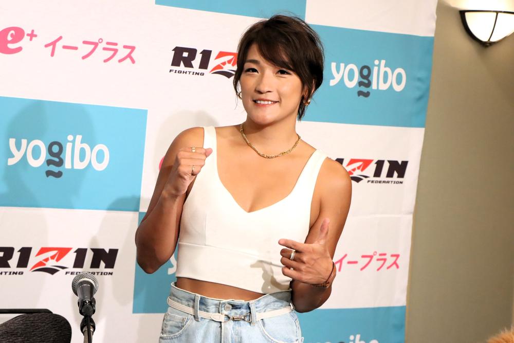 【超RIZIN】RENAがこんがり日焼けボディで会見出席、ケイト・ロータスを「問答無用で殴りに行きます」伊澤星花にもアンサー