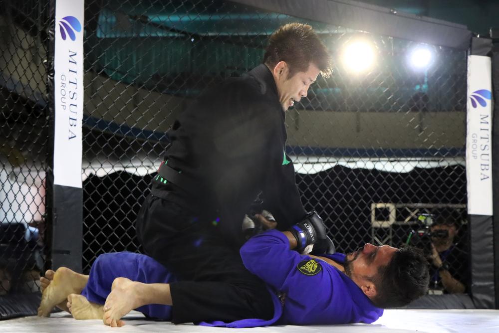 【ROMAN】25秒、関根“シュレック”秀樹がセネガル相撲のババカールに敗れる、道衣MMAで日沖発がペケーニョに完封勝利、マイケがチョープを17秒アンクル極める！ 門脇が松本に判定勝ち。ROMAN柔術で柳井が森戸、ロドリゲス下し優勝。大脇が鍵山にヒザ十字で一本勝ち！