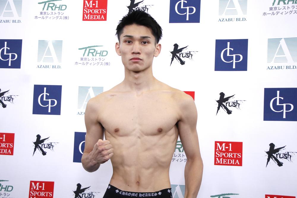 【Krush】鬼山桃太朗が1.5kg体重超過、減点2とグローブハンデで試合実施。対戦相手の齊藤龍之介「ぶっ倒すつもりでガンガン1Rから行きます」