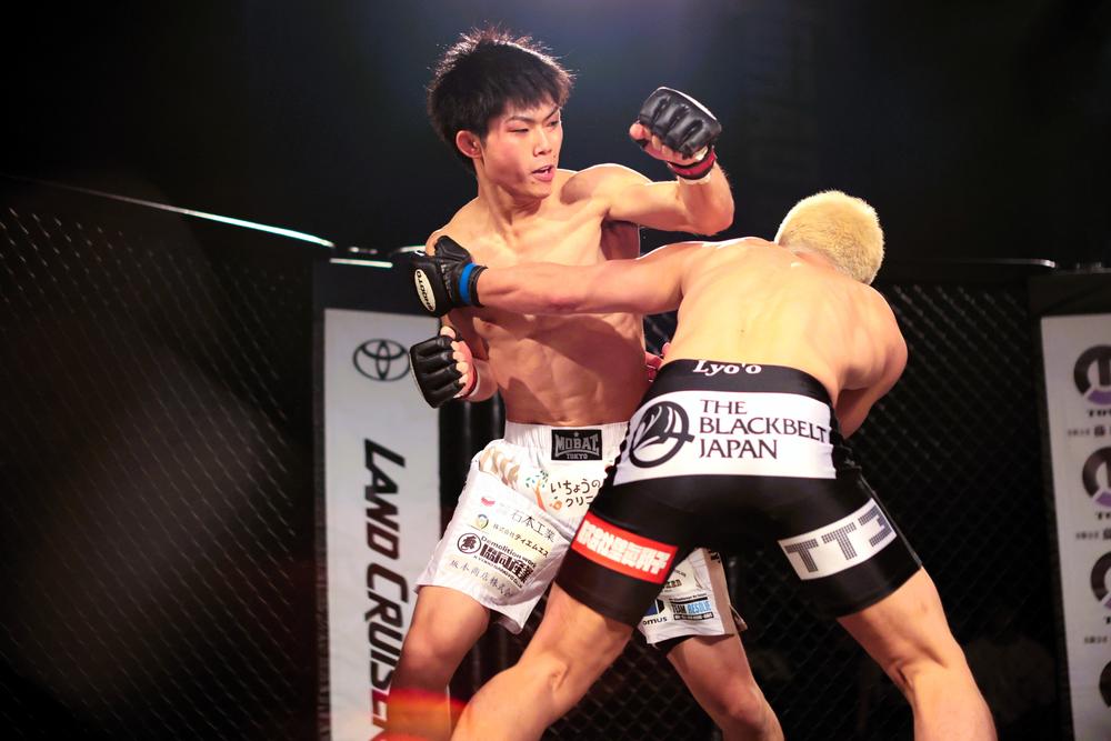 （趣）羅武斗兎 ページ 写真ご確認ください！ 修斗】テンカオを効かせた打威致が強いパウンドで親川龍にTKO