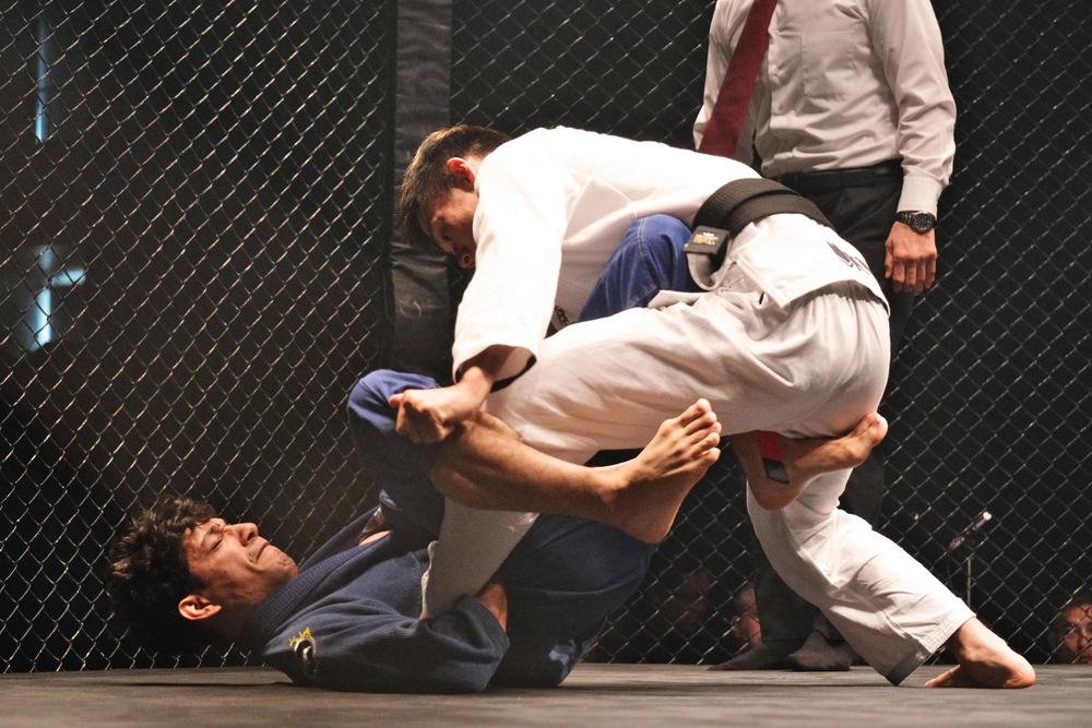 【プロ柔術EDGE】チアゴ・ウエノが山本博斗にフットロックで一本勝ち！ 野村優眞が諸澤陽斗に僅差のレフェリー判定勝利。ヘナータ・ハルミがソル・バンにハーフネルソンチョークで一本勝ち