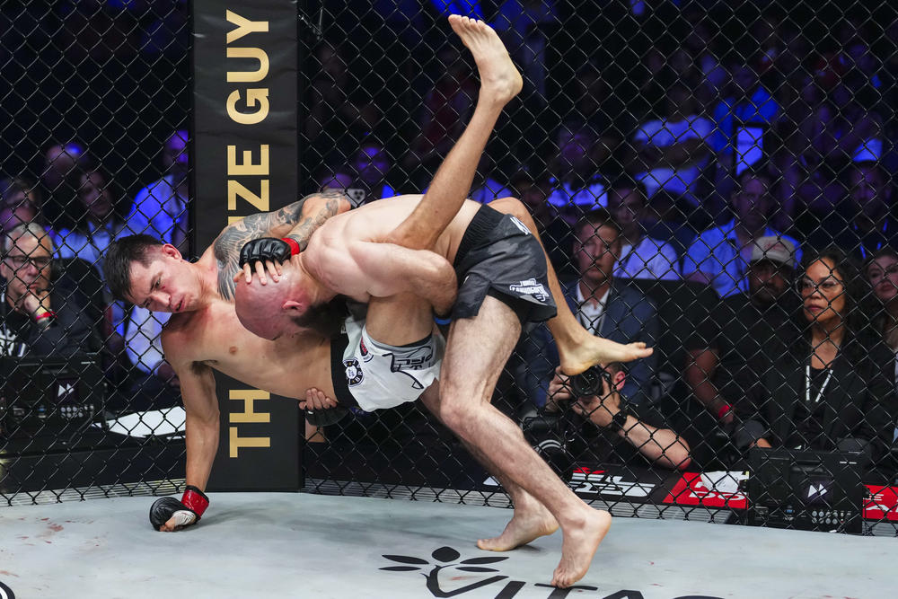 【PFL】サッド・ジーンがローガン・ストーリーに5R判定勝ちでウェルター級優勝、ハイブラエフがピネドを5R肩固め極めてフェザー級優勝！ Bellator6勝1敗対決はラジュウチがランドゥ下す、ニューマンが8戦全勝に