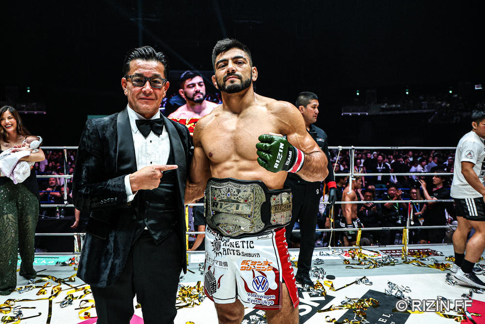 【RIZIN】サトシが堀江に100秒防衛！ シェイドゥラエフが33秒王座防衛、扇久保がガジャマトフに完勝。元谷が神龍との大スクランブル戦を制し大晦日決勝へ、アーセンが伊藤をドミネート。ソルダトキンがヘビー級GP優勝、サバテロが佐藤の打撃を被弾も組み勝ち井上指名、梅野が芦澤に判定勝ち。矢地が芳賀に一本勝ち