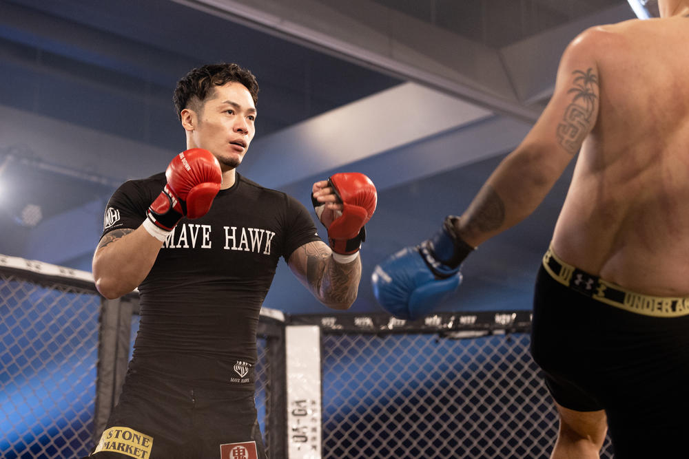 【Fighter100】飯田将成の対戦相手が前日計量で13kgオーバー「キレるより笑える」「計量オーバーしたのに何堂々としとんねん」と飯田がツッコミ