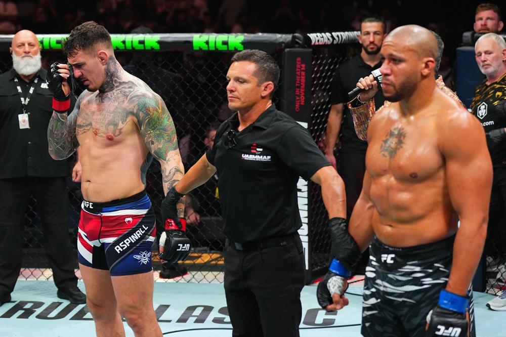 【UFC】ヘビー級王座戦はガヌのアイポークでアスピナルが続行不可能1R ノーコンテストに。ダーンがジャンジロバに5R競り勝ち女子ストロー級新王者に、ウマルがバティスタの蹴り被弾も左を当てて組み伏せ判定勝ち、ムルザカノフが1R KOでMMA16戦無敗・UFC6連勝に。豪州サルキルドが右ハイKO！ ウォルケルが4試合連続1Rヒールフック勝利、魅津希が連勝アモリムに完勝！