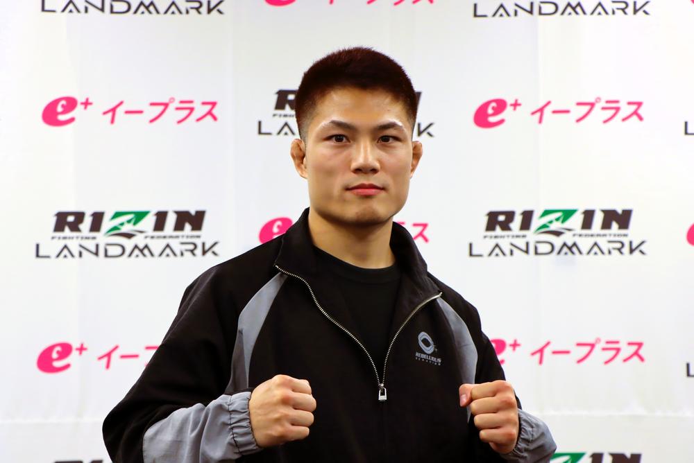 【RIZIN】バンタム級で中島太一を109秒KOの後藤丈治「安藤選手やサバテロに立ち向かっていく存在として」「吉本隆明さんの『共同幻想論』を読んで“数字が多いからいい”と判断されるような傾向に違和感」