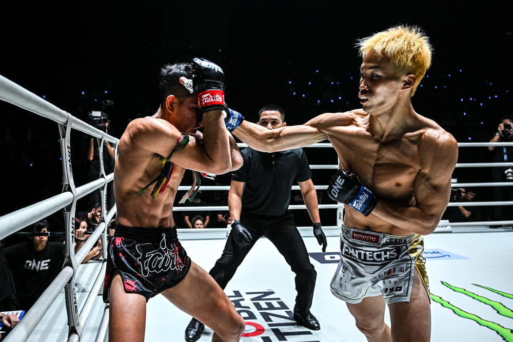 【ONE】17戦無敗のSENSHIヘビー級GP覇者アグデヴがクリークリャを破る番狂わせで初代王者に、ニコ・カリロはカーフでピンチも強打でTKO勝ち、和田竜光下したホルミルザエフが初回一本勝ちで5連勝! 緊急参戦の内藤大樹がムエタイルールでナックロップを見事初回KO!FIGHT OF THE NIGHTも獲得、 フライ級に上げたアディワンが初回TKO勝ち