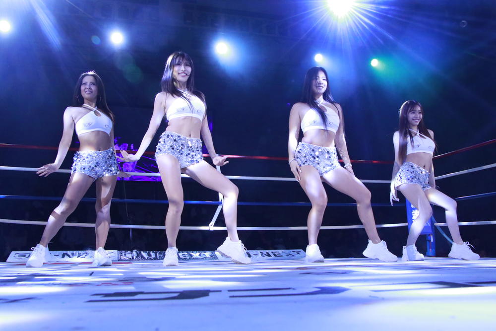 【NJKF】ビキニ4冠率いる最強フィットネスのラウンドガールユニットが迫力のダンスパフォーマンス!