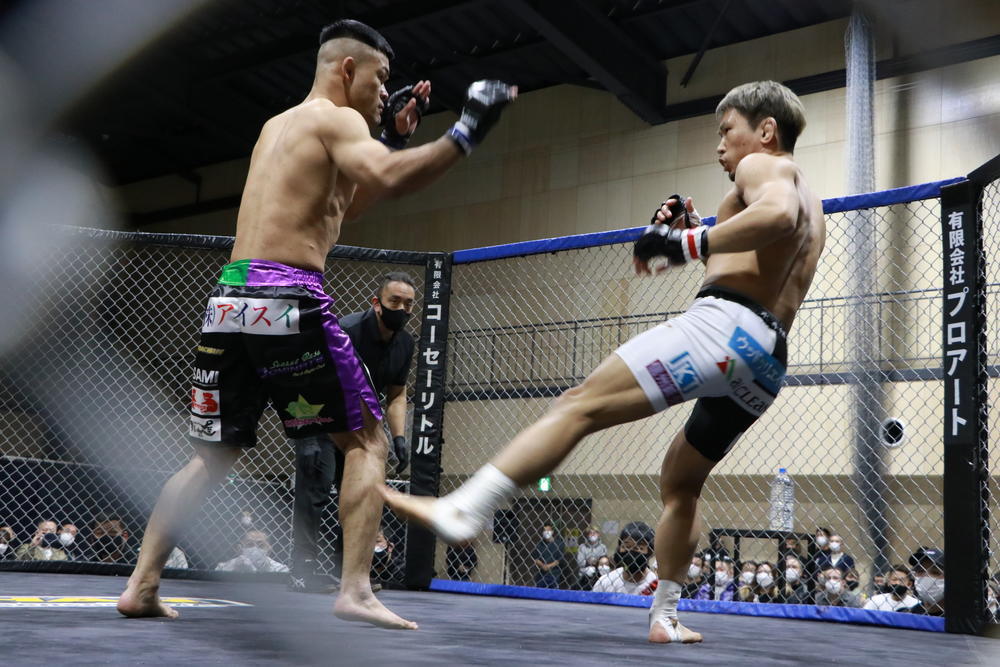 【GRACHAN】年末のビッグマッチ『HELIOSⅡ』がU-NEXTライブ配信。伊藤空也vs.手塚基伸のバンタム級王座戦がメイン。1部『GRACHAN79』全試合順も発表=12月21日(日)有明TFTホール1000