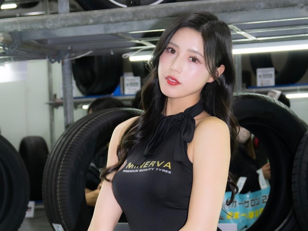 【RISE】最強ラウンドガール、腕相撲大会優勝の“チカラコブ”を自らネタに。ファンは「いつの間にそんなに逞しく」「マッチョ」「セクシーちからこぶ」