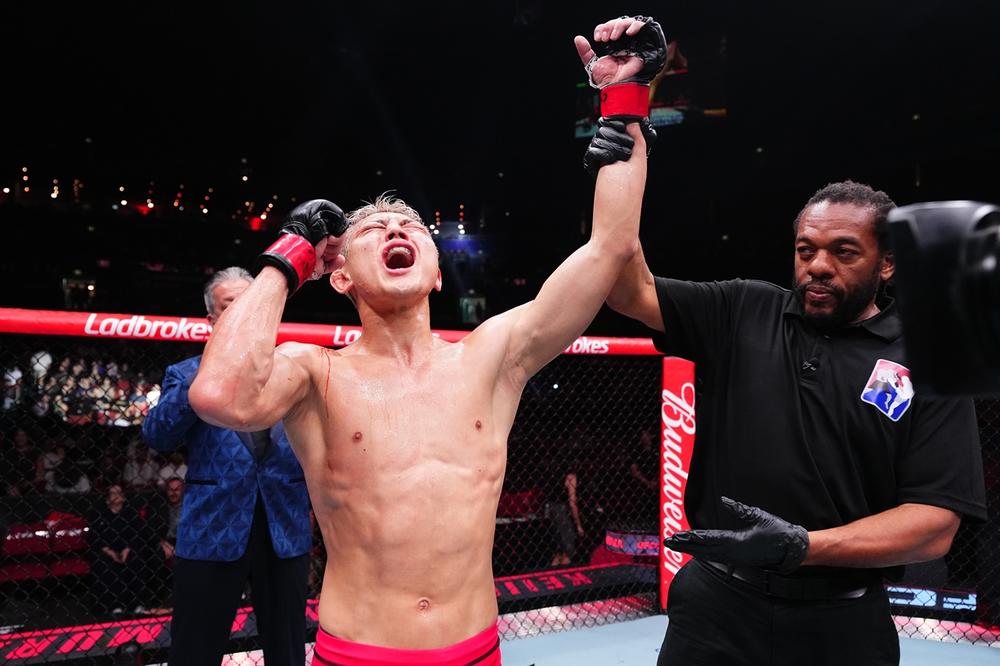 【UFC】ヴォルカノフスキーがロペスに判定勝ちで王座防衛、サン・ドニがフッカーをパウンドアウト、中村京一郎がRTU決勝・最終回に逆転の左ヒザでTKO勝ち、左手骨折もUFC契約を獲得！ ルフィがフィジエフをTKO、テイシェイラの組みにトゥイバサが6連敗、サルキルドがムラーキーを1R RNC葬＝『UFC 325』