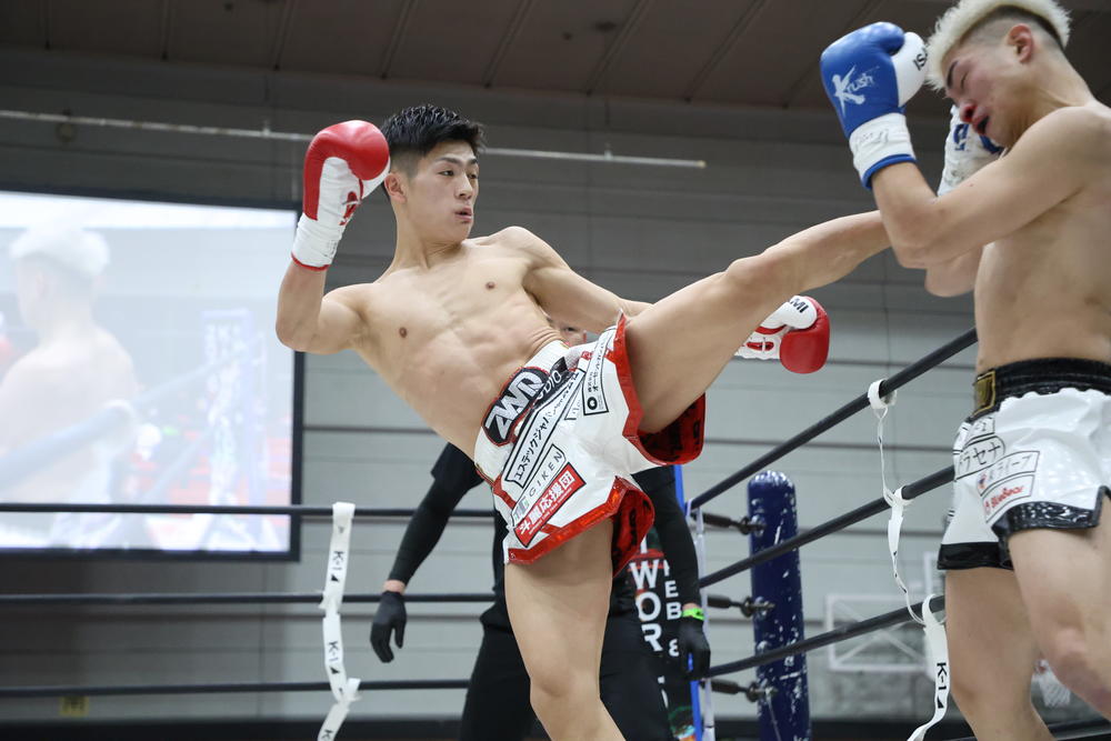 【Krush】斗麗がテクニックを駆使して大脇武に圧倒勝利、上野空大が初回KOで魅せる、吉川仁清が鮮やかなKO勝ち、大利賢佑がハイキックでダウン奪う勝利、三宅祐弥が中野大輝に初黒星を付けて連敗脱出、第3試合で戦熊が飛びヒザKO勝ち、SHIORINが初陣勝利