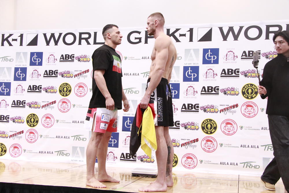 【K-1】200cmのアハテルバーグを見上げるサッタリ「3試合全てKOで勝つ」、ボウニはタイガーマスクで登場「今回は決勝で勝つために戻ってきた」、優勝候補ファラオーニ「3試合を高いレベルで戦う」