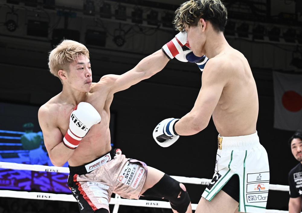 【RISE】麻火佑太郎が木村ケルベロスと接戦の末リベンジ、有井渚海が復活のTKO勝ちに涙、堀本祐惺ワンパンKO、小野琥大が初回KO、前日緊急参戦の奥村琉奈が完勝、奥村樹里の逆転KOからスタート!棚澤大空vs.松本天志でフライ級王座決定戦、梅井泰成vs.大森隆之介のフェザー級挑戦者決定戦=速報中