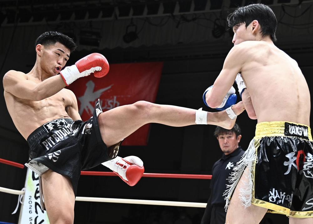 【Krush】石田龍大が鮮やかボディ一発でKO勝ち、K-1王座獲得宣言と寺田匠にメッセージ！塚本拓真が攻めまくりで近藤拳成を振り切る、KNOCK OUT帰りの石田協がダウン奪い“DARUMA” 健太を破る、寺島想が山浦力也をKO、伊藤渚のKO勝ちで本戦スタート