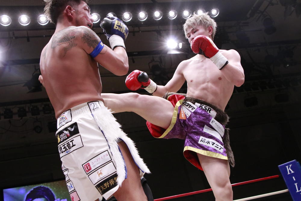 【ビッグバン】タフファイトで初防衛に成功した奥平将太がRISE再出撃を宣言、竹内将生が平澤優聖に勝利し吉成名高ら大喜び、駿太は松山和弘と苦闘ドロー、怜虎が速攻勝負で78秒TKO、ベテランの妙技で山際和希が“KONG”光生の強打封じる、鈴木宙樹が昇也を振り切る、高岩拓が山本直樹をTKO撃破！小江隆太と大江昇成がTKO勝ち、秦悠歩人が好試合で勝利