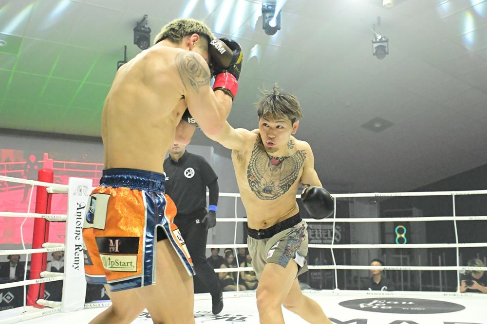 【KNOCK OUT】大番狂わせ！力斗が元王者・中島玲を破る、小森玲哉が成尾拓輝から番狂わせ勝利で龍聖に挑戦宣言「100年早いよ」（龍聖）、茂木豪汰が元王者を1Rで豪快KO！歩希が2度ダウン奪う勝利、武内晴信が残り7秒で逆転KO勝ち、宇山京介がTKO勝ちで6戦無敗に＝福島・常葉「REBELS SERIES」2026年開幕戦