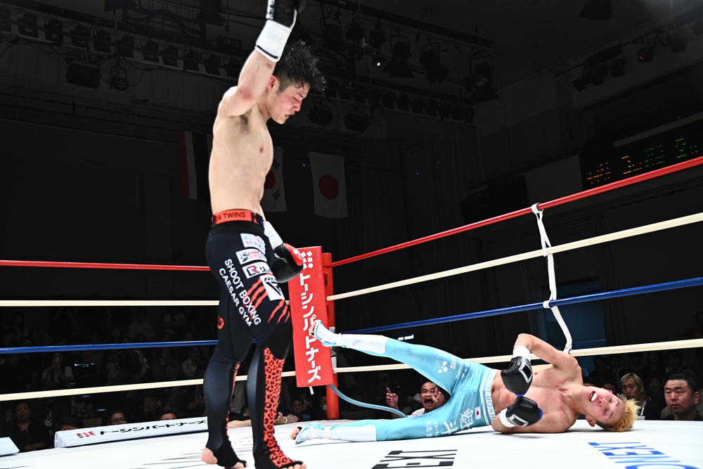 【シュートボクシング】彪太朗が魁斗をKO、虎矢太も初回KO勝ちで山田ツインズ「これからまた世界へ向けて走り出す」、手塚翔太が逆転KOでライト級王者に、都木航佑もTKOで再起