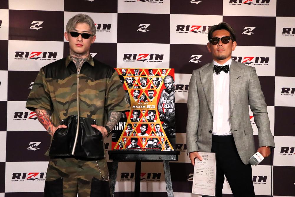 【RIZIN】皇治「次の試合はドーピング・ステロイド撲滅キャンペーン」「日本で一番カッコ悪い格闘家」、平本蓮「ストップ飲酒運転」白衣の男女やTシャツを用意のカオス記者会見になるも「自分のボクシングの美しさ、いい競技性を内容で見せる」（平本）