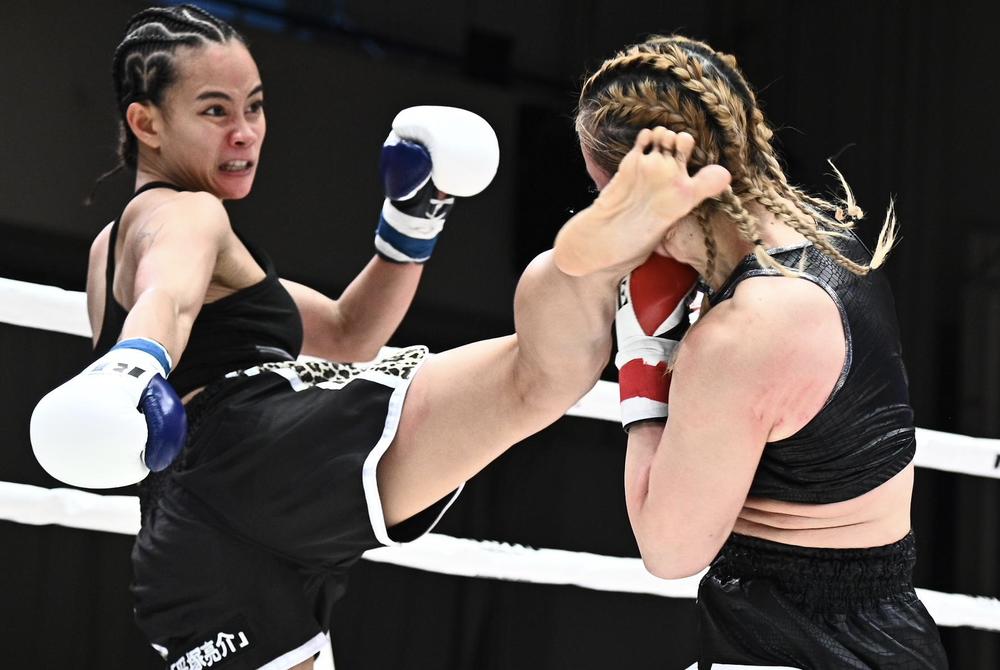 【RISE】パヤーフォンが2度のダウン奪う圧勝で宮本芽依に初黒星を付ける、塩川琉斗が打ち合って延長戦を制し新ライト級王者に、6.6大田区で大﨑一貴vs.那須川龍心の55kgスーパーファイト決定！数島大陸が麗也との打ち合い制す、秒殺TKO勝利の塚本望夢がMMAでRIZIN参戦をアピール、堀本祐惺が加藤有吾を破る番狂わせ！桃花シンデレラが延長戦で辻井和花を振り切る