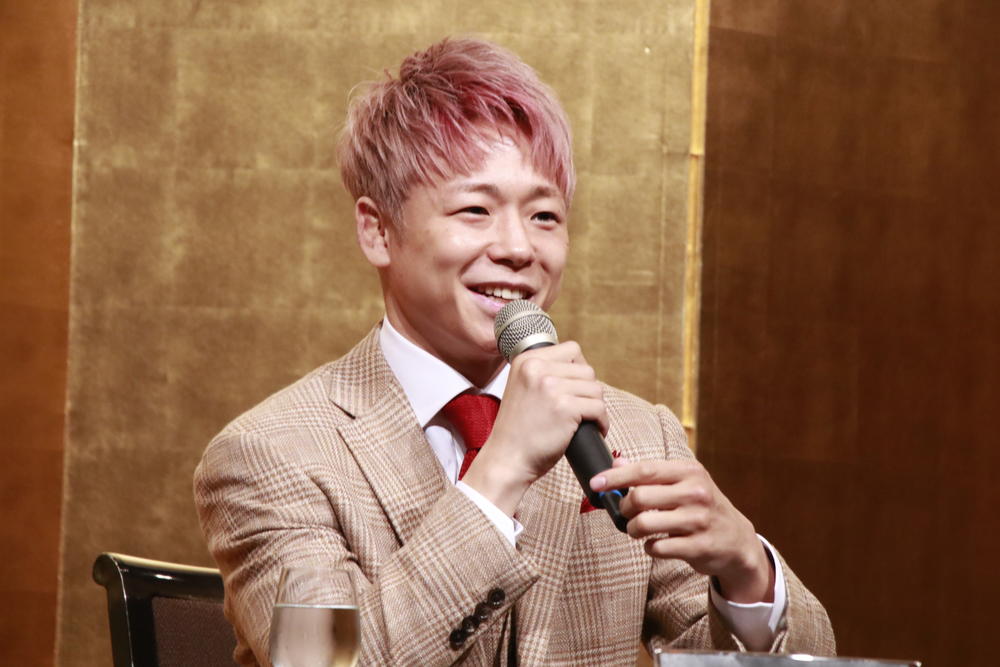 【ONE】武尊「過去一の緊張感・恐怖を感じていた。だからこその当日の集中力だったのかなって思う」「辛いことがあったからこそ、この喜びとか幸せがある」＝引退会見