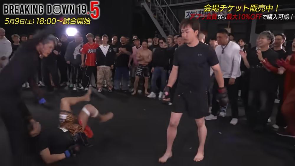【BreakingDown】朝倉未来がスパーリングで元プロキックボクサーを秒殺KO、話題の動画に溝口勇児COOと井原良太郎が苦言「こんな事しなきゃ数字取れない様じゃ天下のBDも終わり」（井原）