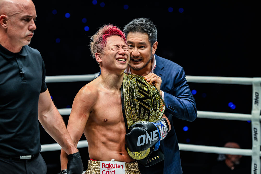 【ONE】「武尊くん、おめでとう」──チャトリCEOが武尊のONE殿堂入りと引退セレモニーを発表