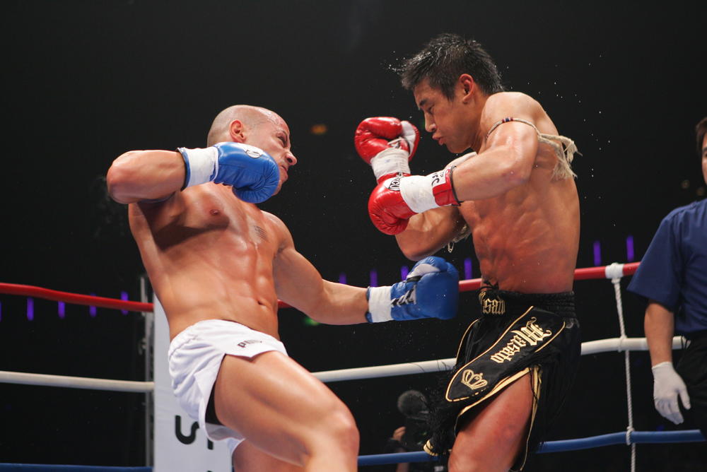【ボクシング】メイウェザーが元K-1 WORLD MAXのマイク・ザンビディスと6月27日にギリシャでエキシビション対戦、記者会見も
