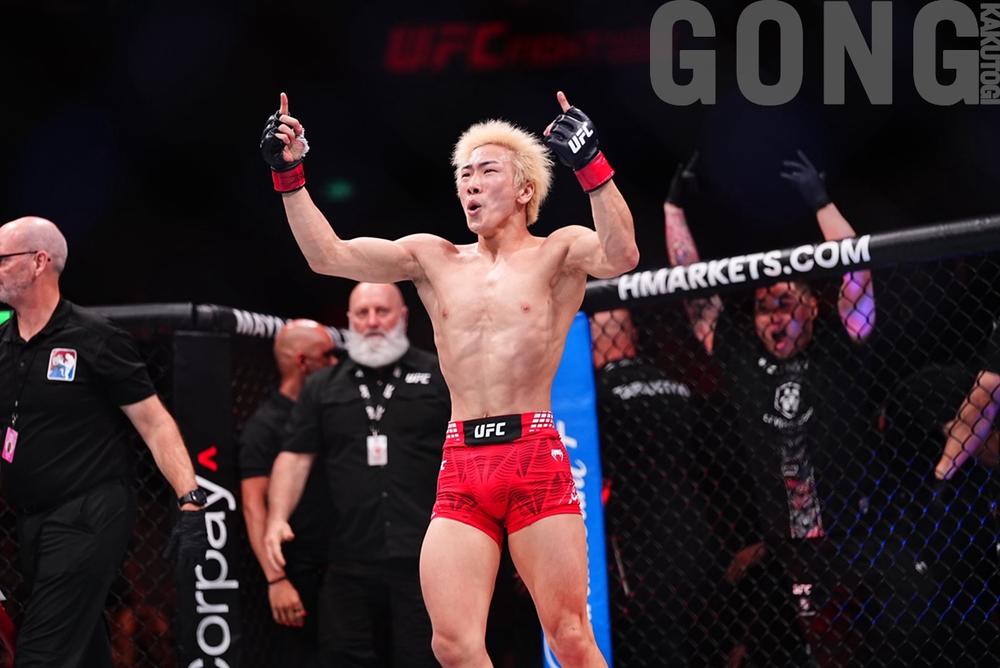 【UFC】鶴屋怜がヴァン戦以来1年2カ月ぶり復帰戦で初回一本勝ち！ 朝倉海がバンタム級でリスタート、スモザーマンと対戦。メインはソン・ヤドンvs.フィゲイレード、ペレスvs.ス・ムダルジ、UFC30戦目のヒルが元ONE王者ジンナンに完勝、アモリンがルックブンミーを1R 腕十字＝速報中