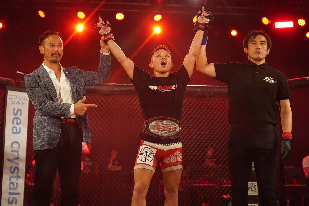 【修斗】田上こゆるが黒部和沙を4R テンカオから右ヒジでTKO！世界ストロー級王座2度目の防衛成功。バンタム級・野尻定由が奇天烈と4年ごし再戦で判定勝ち、みやぎんがCKCヘビー級トーナメント優勝、フライ級で伊藤琥大郎が柴山海音を熱闘撃破