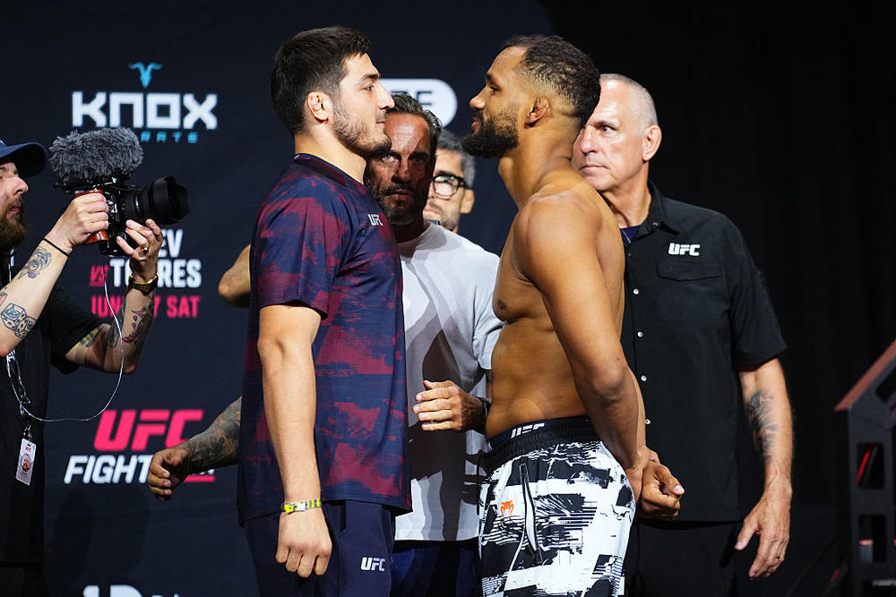 【UFC】フィジエフvs.トーレス、シャラ・マゴvs.ペレイラ、フライ級アルマバエフvs.ジョンソン、マゴメドフがオレクシェイチュクにヒジ効かせてギロチン、ヤキヤエフが8秒KOで6試合連続1Rフィニッシュ！ ルジボエフが21個目の一本勝ち！ バンタム級でマツモトがアルマハンに競り勝つ。ドンチェンコがUFC3連勝＝速報中