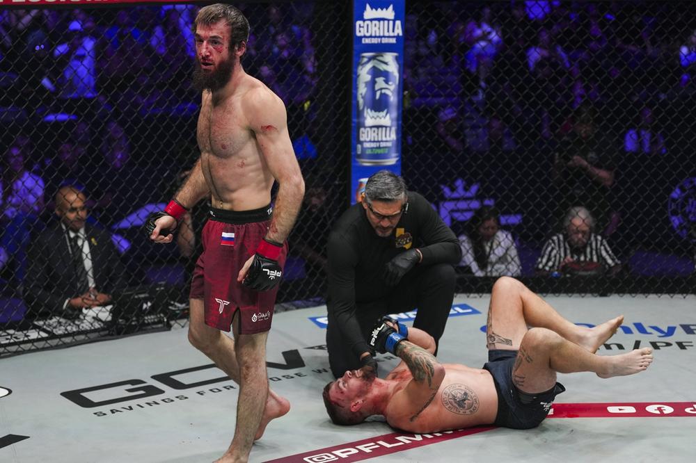 【PFL】AJ・マッキーが10戦無敗・フィニッシュ率100％のサラマット・イスブラエフと対戦！ カモーシェvs.元UFC＆PANCRASEアラウジョ、シャブリーvs.デイヴィス。プレリムでザビッド実弟ハサン・マゴメドシャリポフが肩固め！ ビショップがリプスキを腕十字に極める＝速報中