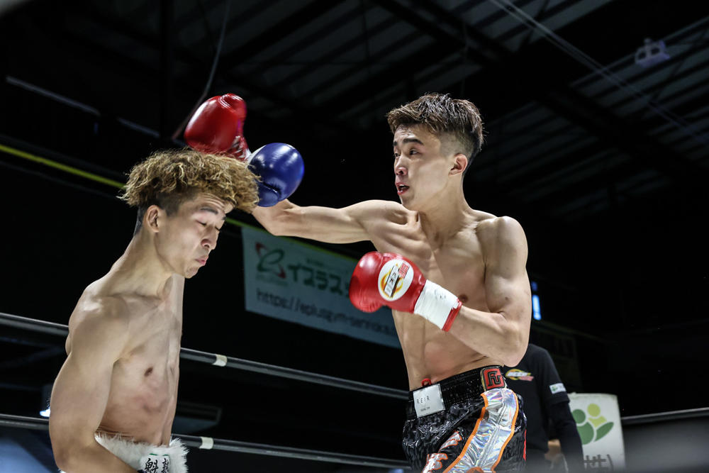 【DEEP☆KICK】メイン消滅の中、鉢田歩揮がTKO勝ちで締めくくり-53kg王座決定トーナメント決勝は友情対決に。-70kg挑戦者決定トーナメントは狂介が初回KO勝ち