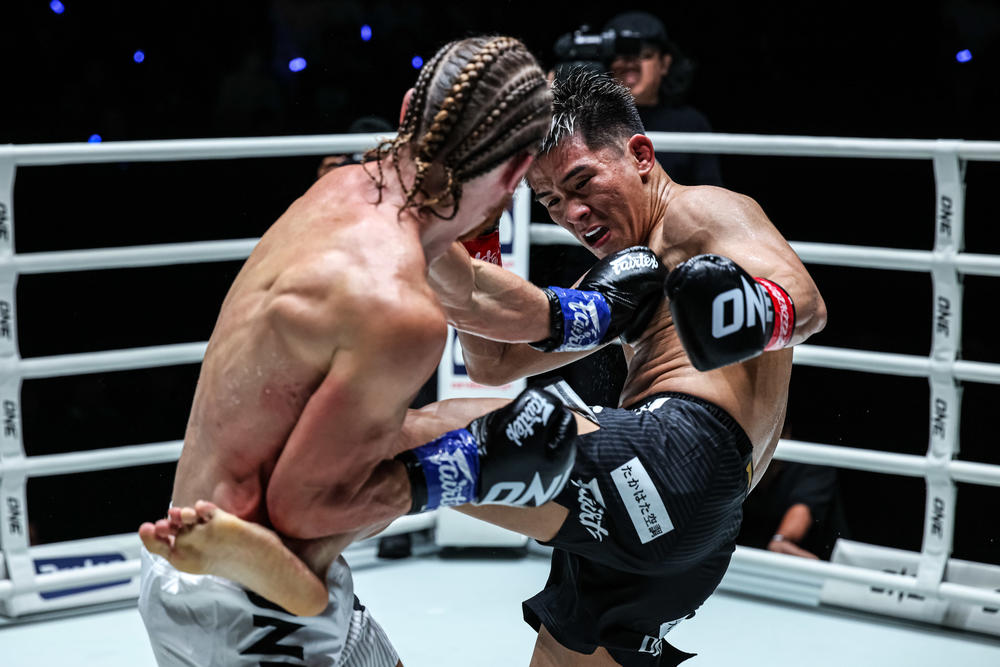 【ONE FF】初参戦のRISE大森隆之介が反則連発のキナニからダウン奪って勝つ、ディベラが打ち合いの接戦でペイメンを振り切り王座防衛「次は日本の王者と戦いたい」、与座優貴が復活の勝利ウーリスにダウンを奪っての完勝
