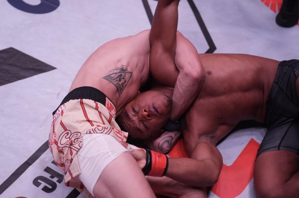 【Fury FC】キャメロン・スモザーマンが再起戦でダブルダウンからの一本負け、19歳のオルデレテは「UFC、この男と契約しろ!」