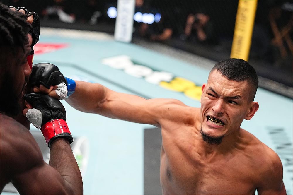 【DWCS】K-1南米予選準優勝のホドリゲスが15秒TKO勝ち！ アイルランドのダービーがTKO勝ち、6連勝サンチェスが大事故から復帰のマクラッケンを最終回KO、シュートボクセのロレンツォが1R KO、リヴィングストンが2度目の出場で勝利＝勝者5人全員がUFCと契約