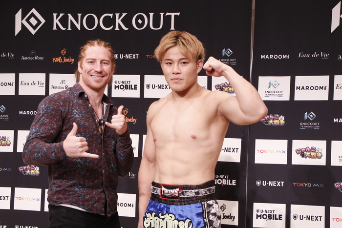 【KNOCK OUT】カーライルの試合消滅危機に高塩竜司が名乗り、午前中に連絡を受け約3時間で2kg減量して計量をパス、明日の試合へ