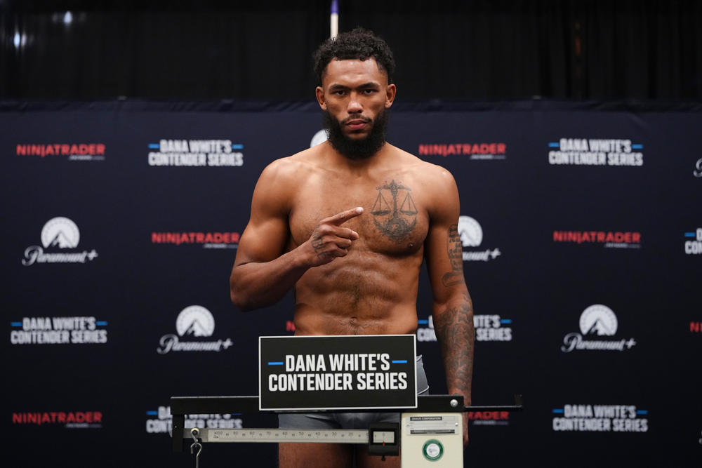 【DWCS】『ジョン・ジョーンズの再来』か。ペイズリーが衝撃ヒジKO! 無敗モレノが激闘制して結婚式へ、コザークが7勝無敗KO、フライ級のナティヴィダッドが10勝無敗TKOでサイン。再挑戦ウォンイルがダウンを奪うもゴメスが逆襲判定勝ち、両者契約ならず=『DWCS 2026: Season10 Week 5』