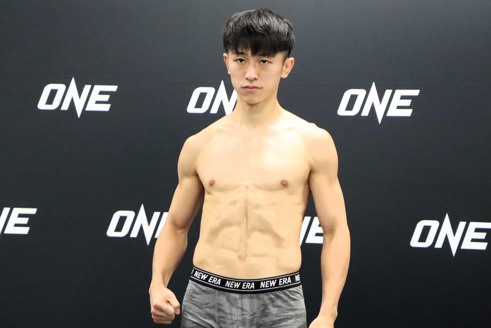 【ONE】5選手が計量＆ハイドレーションテストをクリアできず──吉成名高がクリアも対戦相手のハーリンオムが失敗でどうなる？＝9月12日（土）『ONE SAMURAI 3』