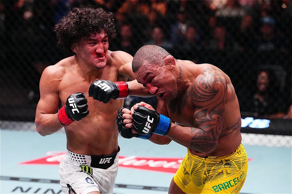 【UFC】中村倫也がヒースタンドのリアネイキドチョークに一本負け、初メインのロサスJr.がバルセロシュと死闘5R TKO勝ち、ペレスが因縁のドゥモンに判定勝ち、2日前緊急参戦、DWCSから11日間隔の保安官ヘルナンデスがドゥマスにギロチン極める！ TUF 34バンタム級決勝はアキルベクが反則勝ち＆女子ストロー級でブラックが優勝。ヴィエイラが組み勝ち、ブレナー、ジャクソンがKO勝利